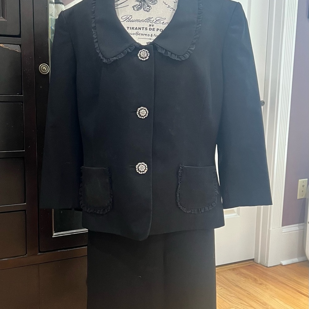 Le Suit Classic Black Ensemble